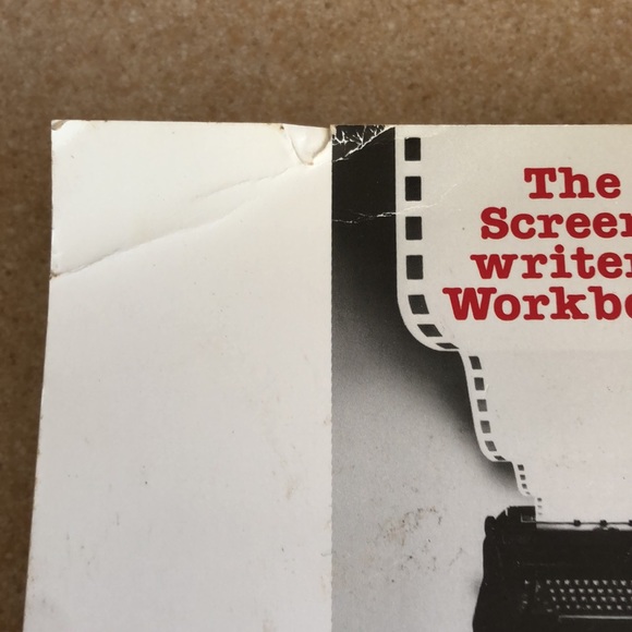 2 books for aspiring writers - Picture 7 of 8